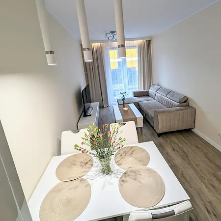 Leomar, Bezkontaktowe Zameldowanie, Darmowy Parking * Познань